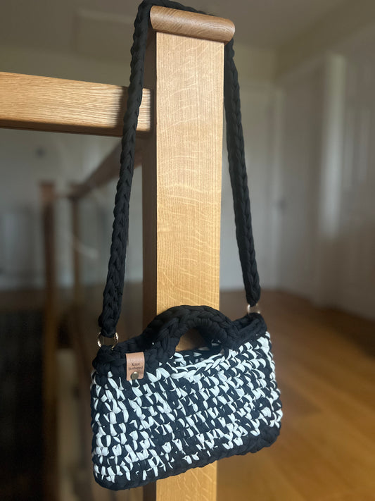 Alexandra - Black and White with shoulder strap